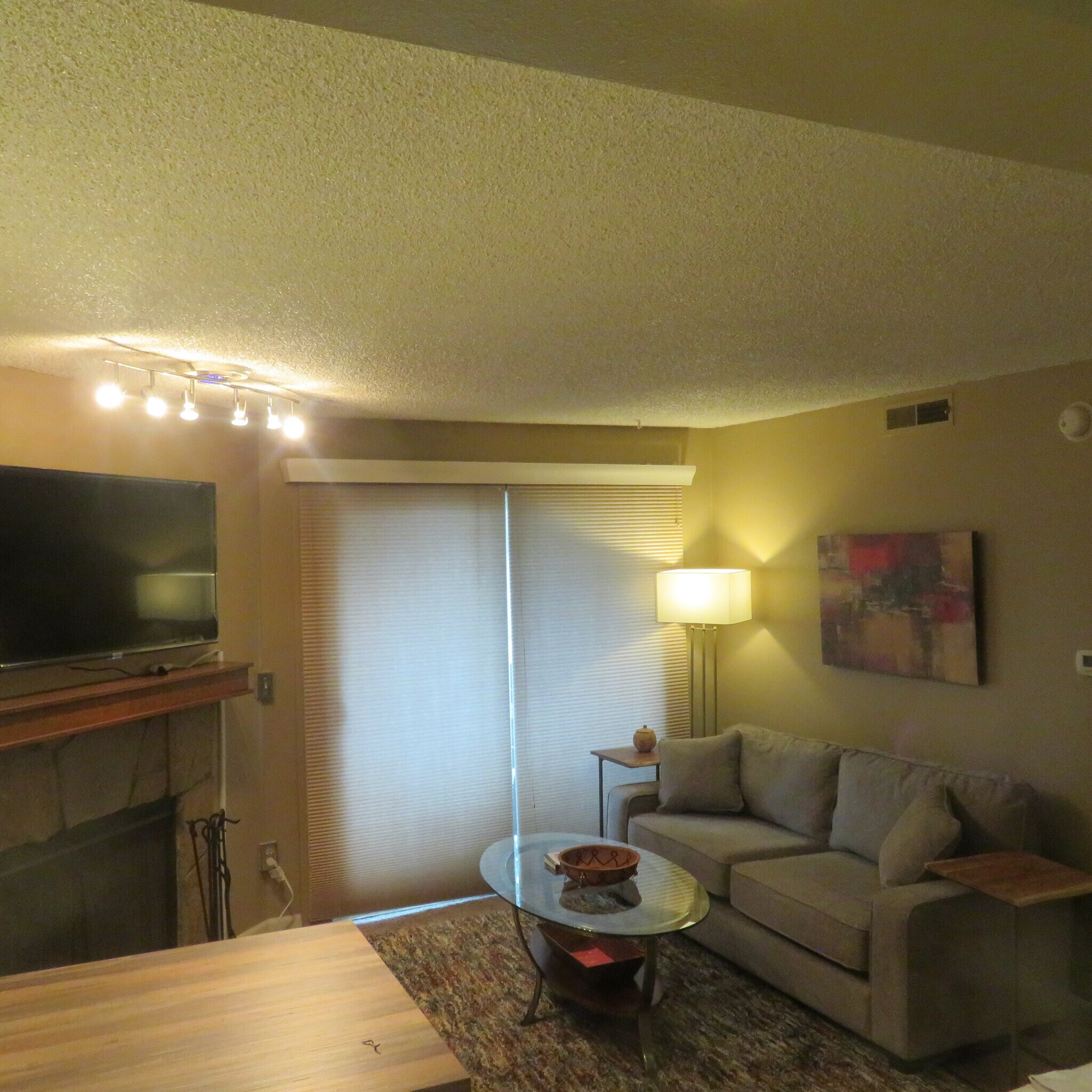 Building Photo - 9715 Independence Dr