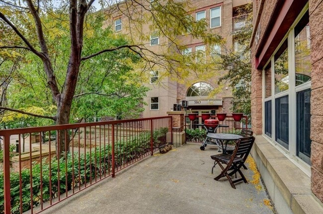 Building Photo - Stylish North Loop Living for $3,499/month...
