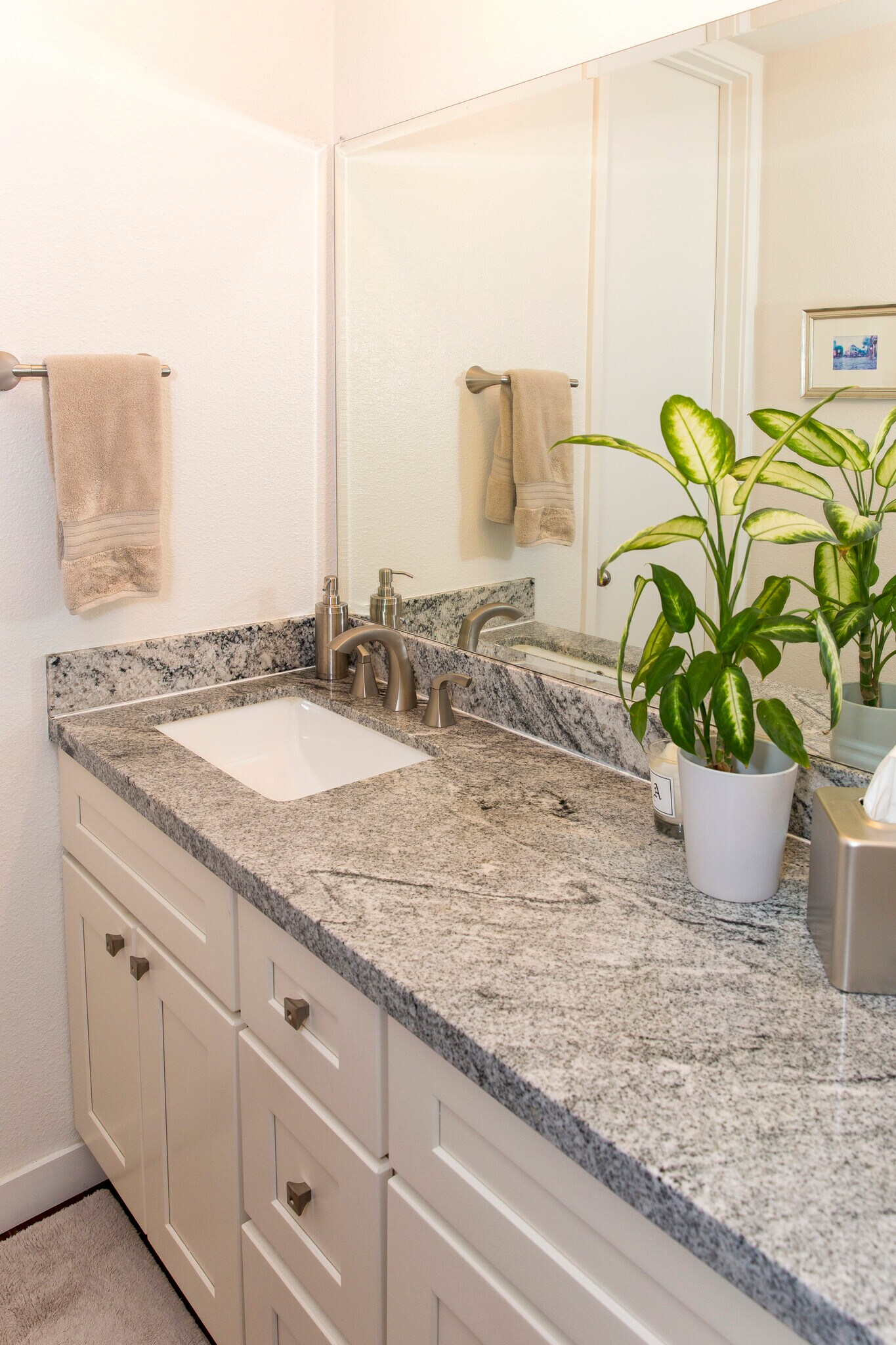 Building Photo - 85 Ora Way