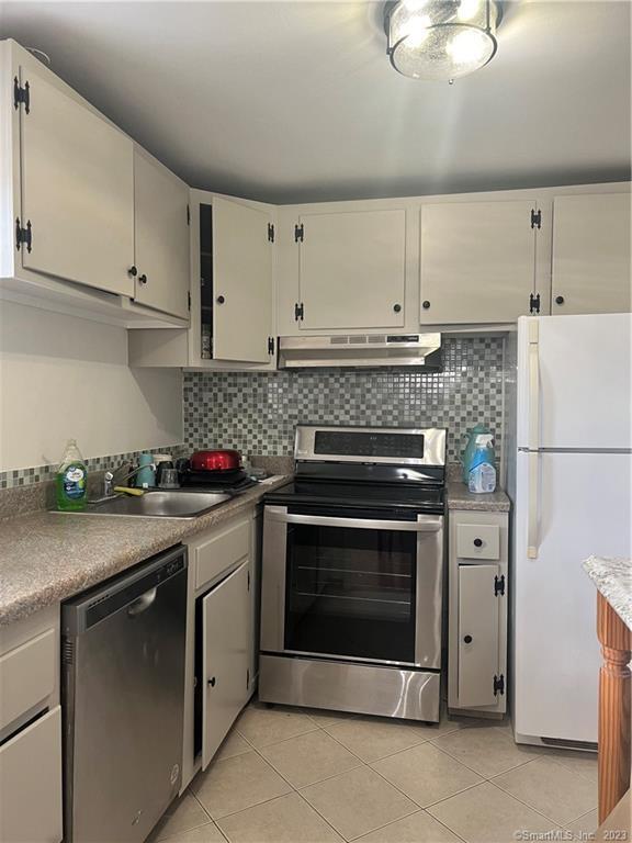 Building Photo - 27 Brewster Rd