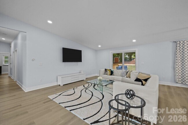 Building Photo - 8609 Cedarbrook Dr