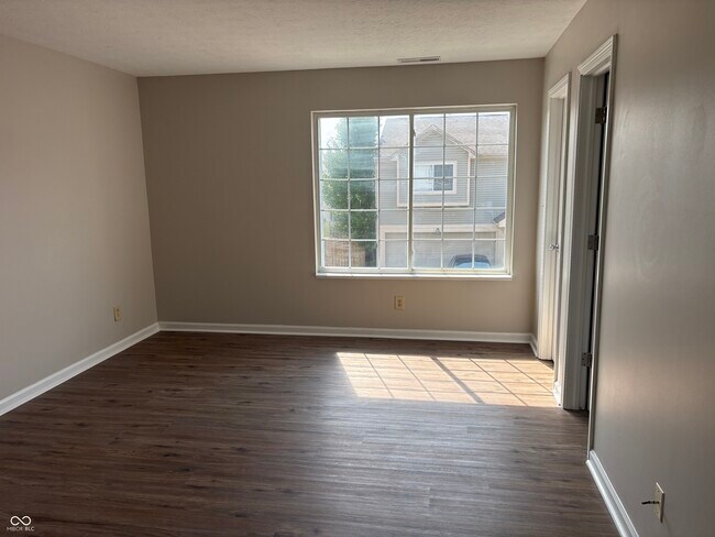 Building Photo - 6682 Dunsdin Dr