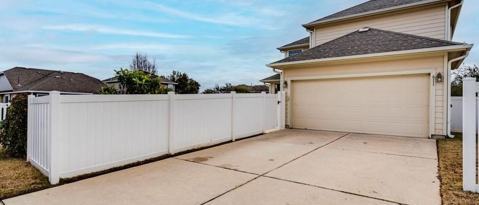 Building Photo - 611 Boca Chica Dr