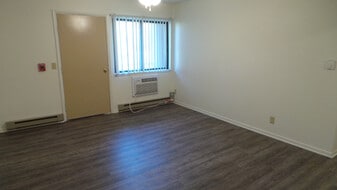 Building Photo - 170 N Hyer Ln