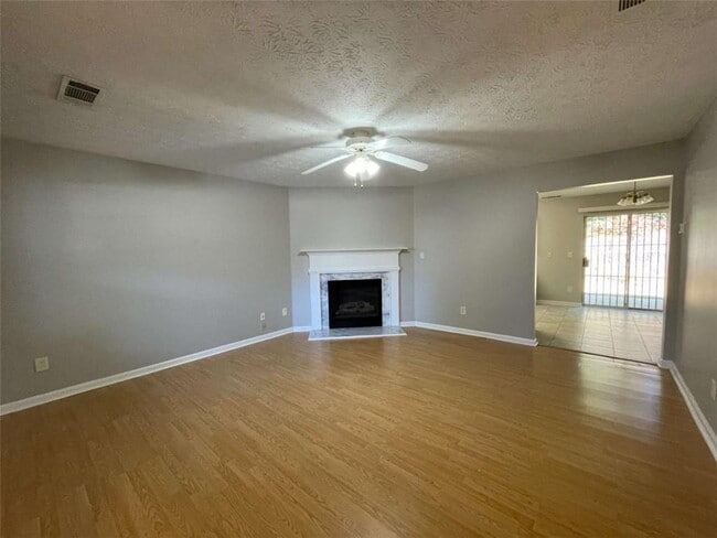 Building Photo - 2346 Delfern Dr NW