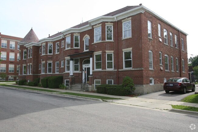 Building Photo - The Everett