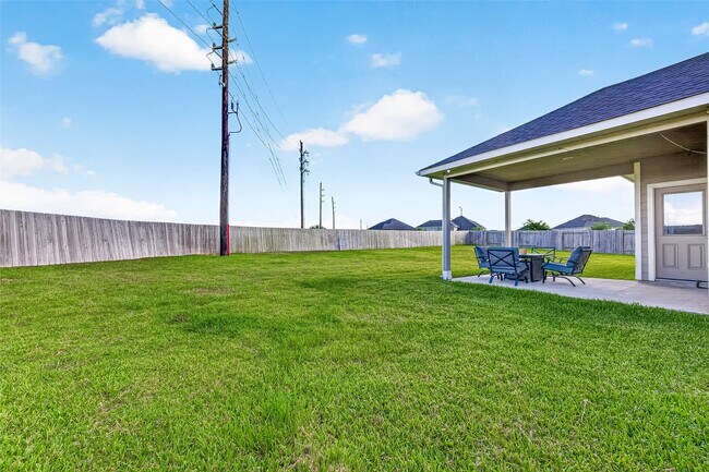 Building Photo - 8114 Royal Palm Ct