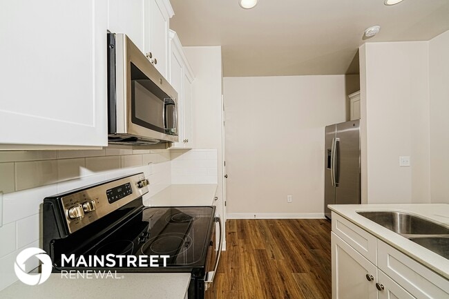 Building Photo - 1400 Brookhaven Dr