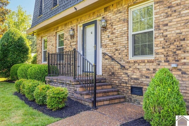 Building Photo - 51 Martin Cir