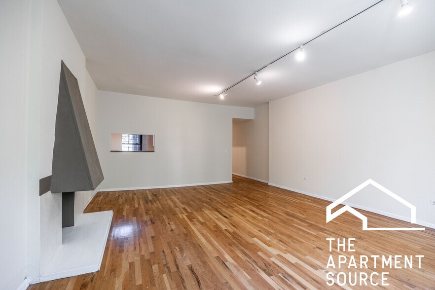 Building Photo - 1427 N Dearborn St