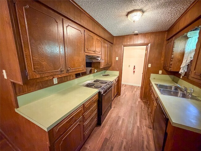 Building Photo - 907 Seymore Cir