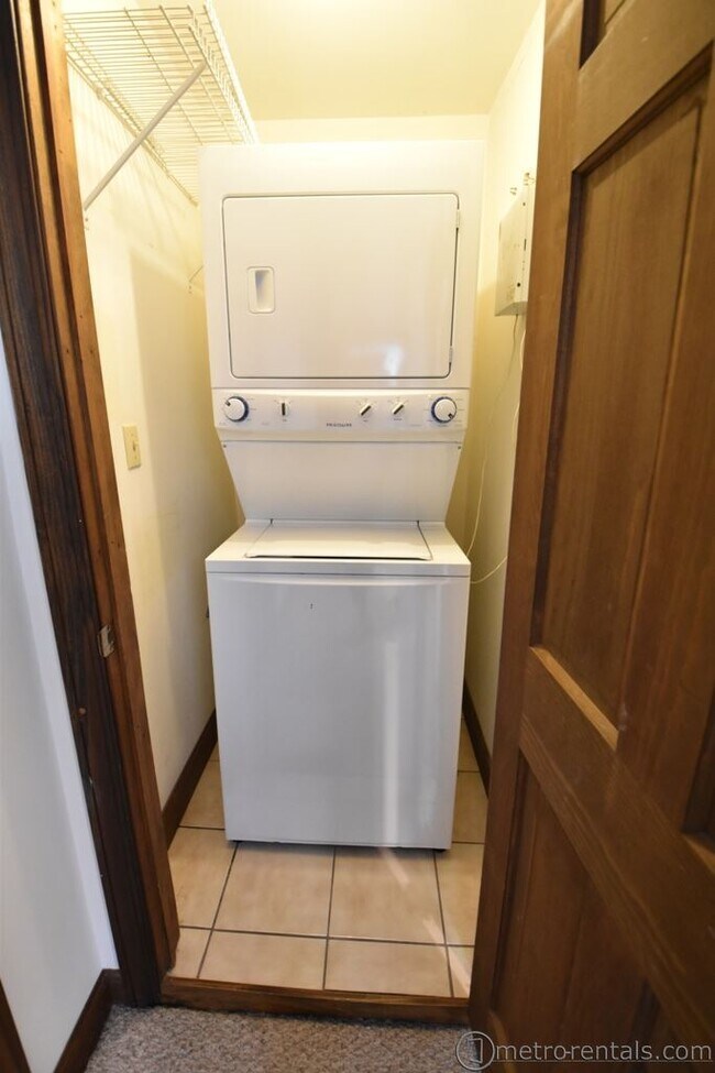 In unit washer & dryer - 37 E Russell St