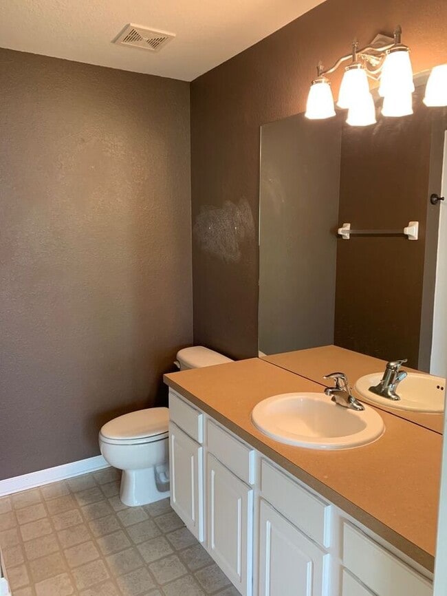 Building Photo - Luxury Townhome for Rent in Gated Dunwoody...