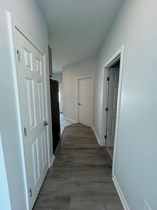 Building Photo - 2022 Trimble Rd