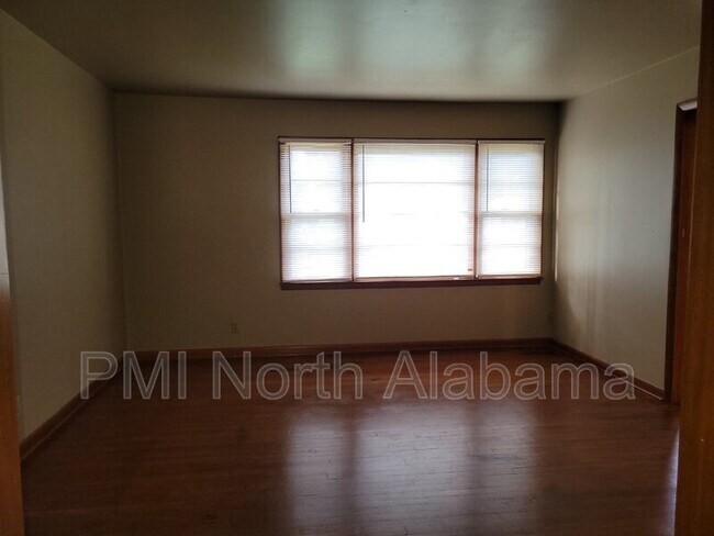 Building Photo - 3503 Crestmore Cir NW