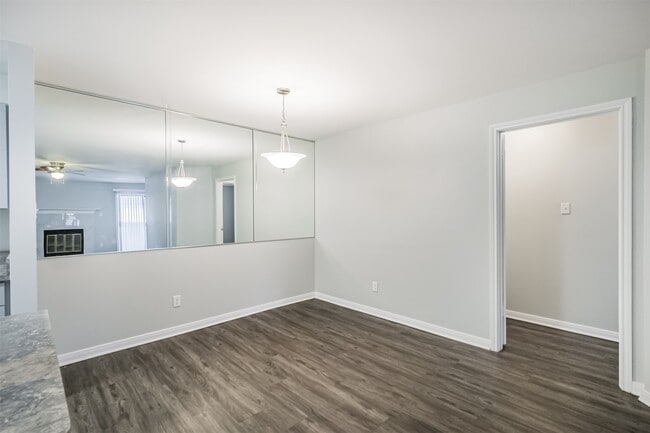 Building Photo - 10837 Braes Bend Dr