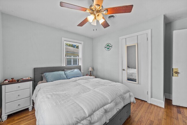 Building Photo - 1309 Willow St