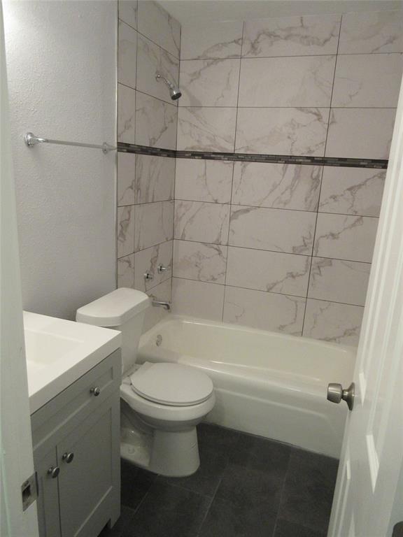 Building Photo - 7719 Hirsch Rd