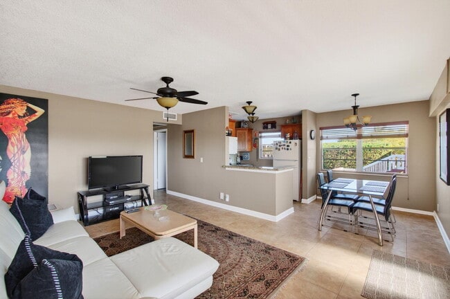 Building Photo - 33 Fanshaw A