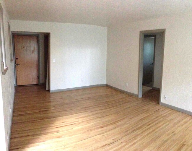 Building Photo - 2802 SE 67th Ave