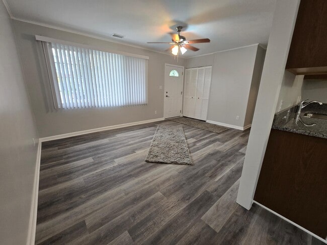 Building Photo - 584 Glenwood Ave