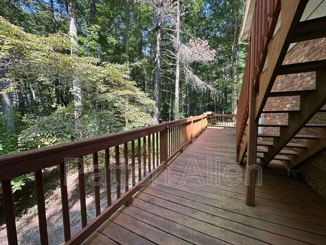 Building Photo - 9 Ravenwood Ln