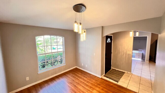 Building Photo - The Heart of Maitland: 3BD/2BA Home That F...