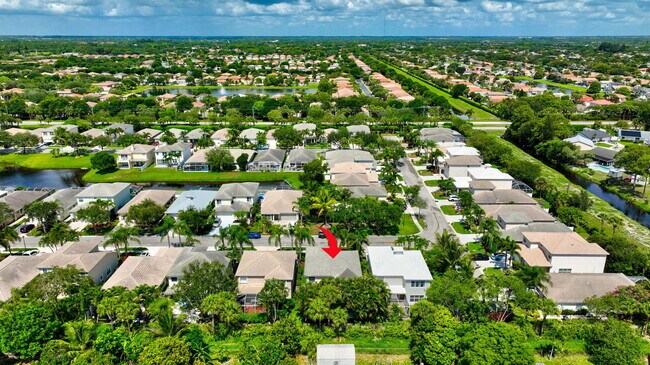 Building Photo - 6788 Hendry Dr