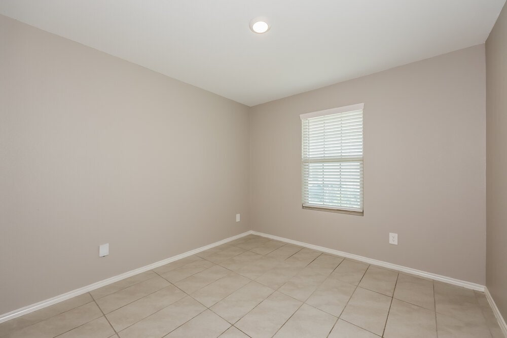 Building Photo - 1149 Crestview Dr