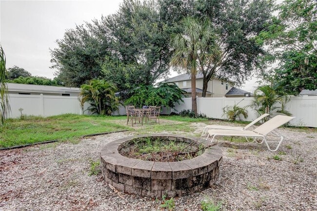 Building Photo - 2925 W Tyson Ave