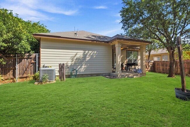 Building Photo - 4426 Semora Oak