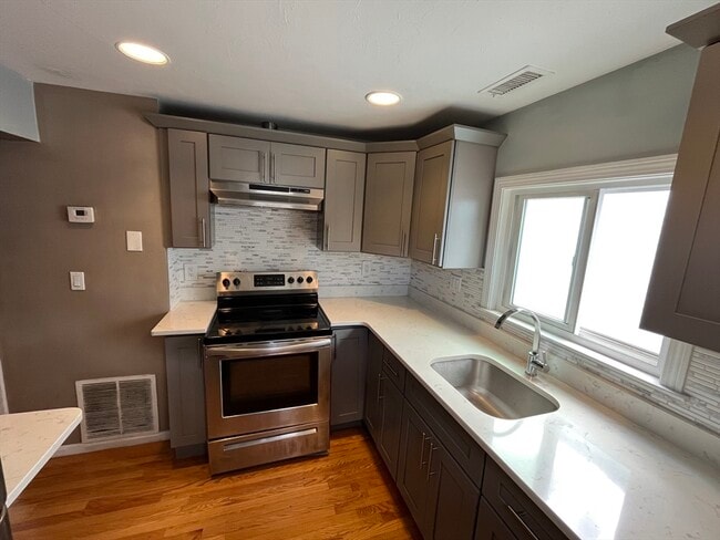 Primary Photo - 949 Dorchester Ave
