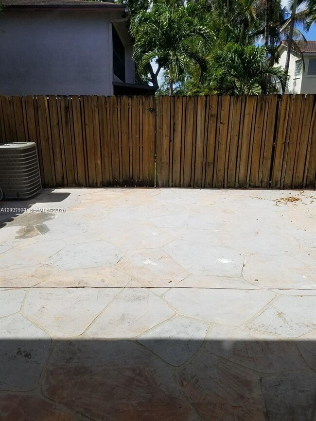 Building Photo - 2750 N 34th Ave