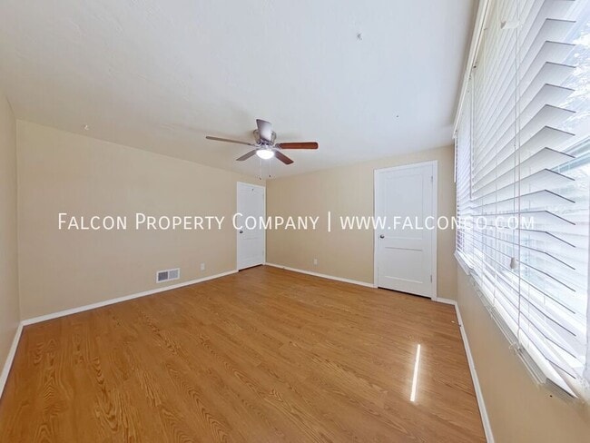 Building Photo - 2431 Paseo Rd