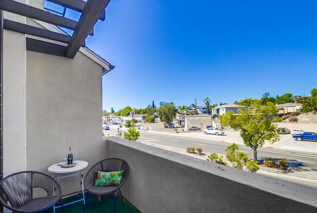 Building Photo - Welcome to your modern La Mesa townhome with solar!