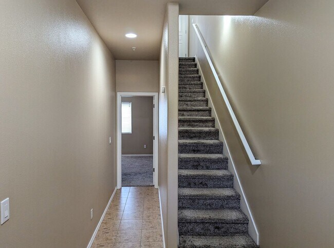 Building Photo - 5997 Blue River Dr SE