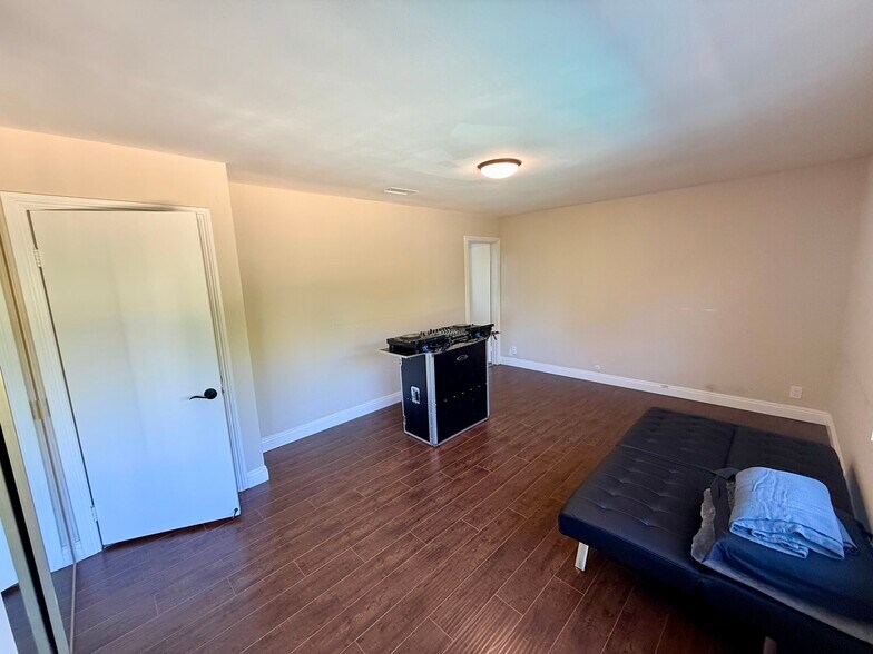 Master bedroom 1 - 26431 Via Lara