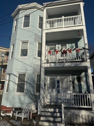 Building Photo - 32 Cedar St