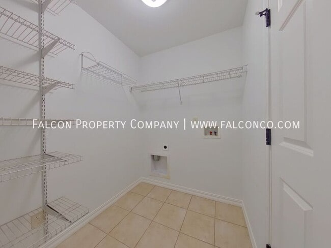 Building Photo - 302 All Sky Dr