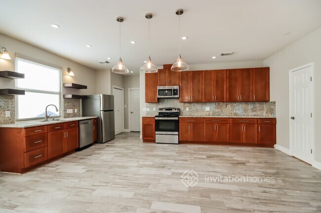 Building Photo - 321 Springwood Dr