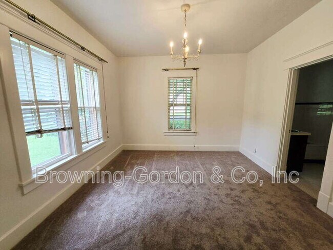 Building Photo - 3016 Lebanon Pike