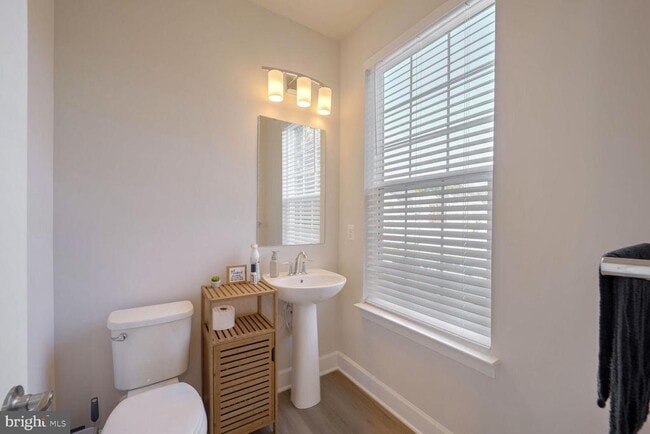 Building Photo - 10864 Foxtrot Cir