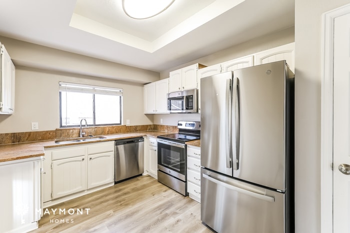 Building Photo - 17273 E Kenyon Dr