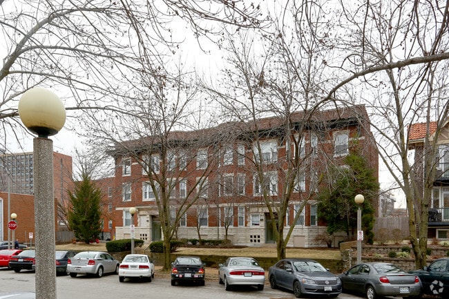 Building Photo - Lyndon