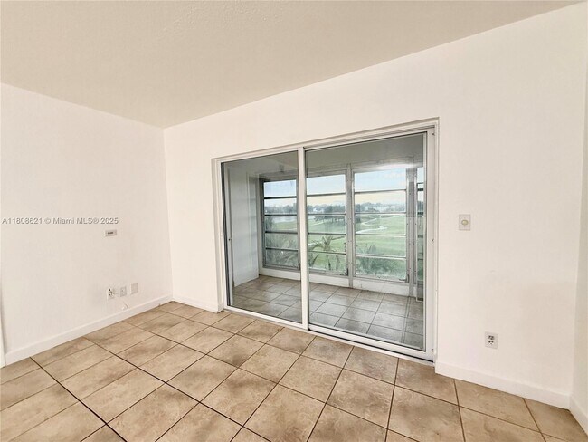 Building Photo - 2500 SW 81st Ave