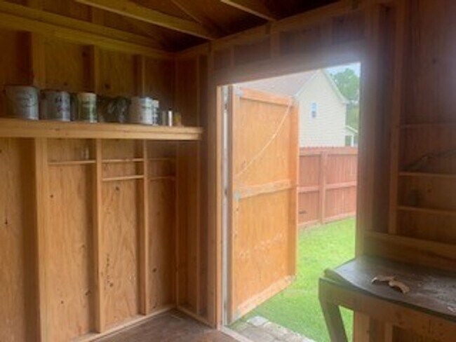 Building Photo - 200 Leeward Landing