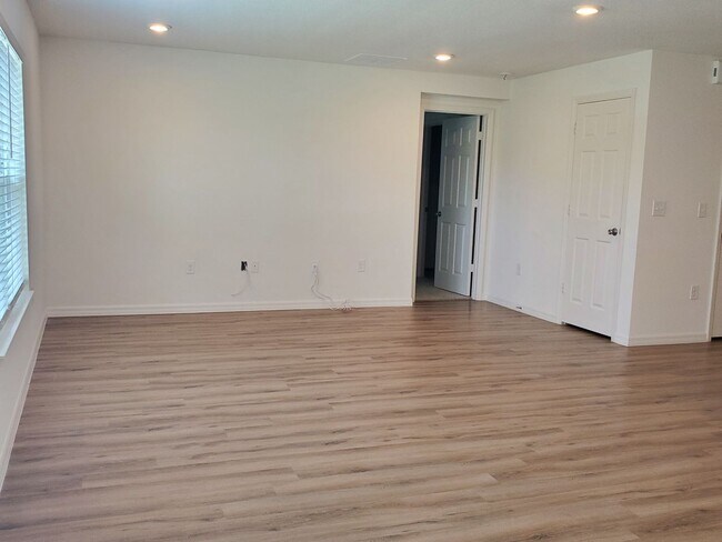 Building Photo - Beautiful Sawgrass Bay Home!