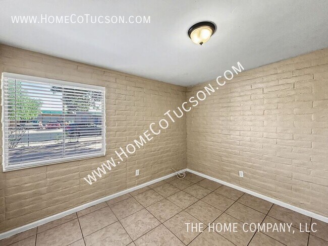 Building Photo - 3740 S Jessica Ave