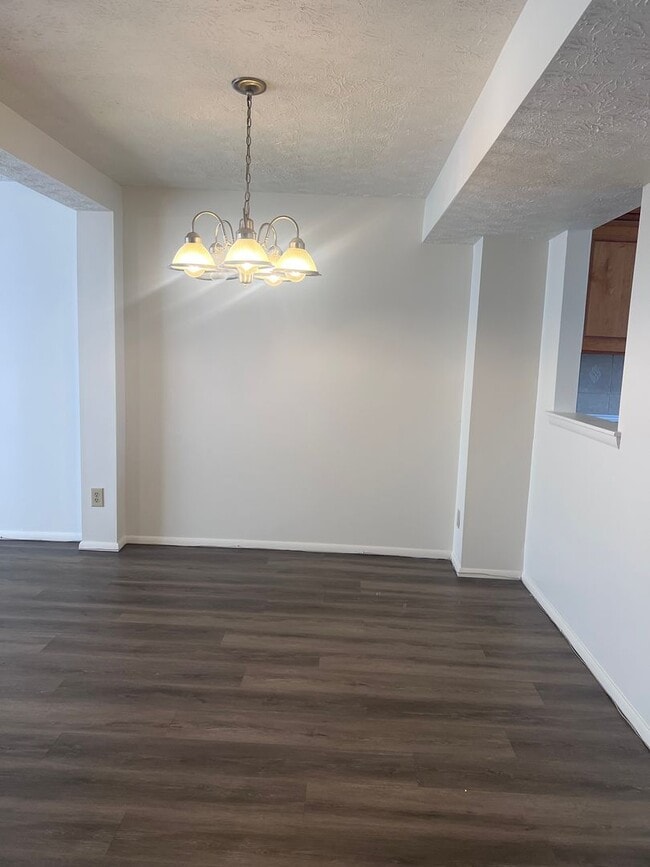 Building Photo - 1337 Vanasse Ct