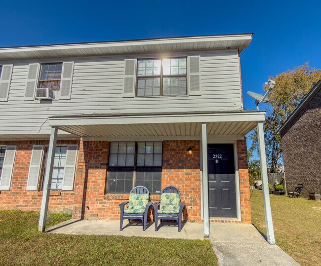 Building Photo - Stylish 2BR Townhome in West Ashley – Modern Living in a Prime Location!